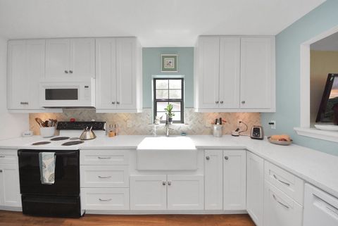 Photo of 2117 Casa Rio Circle, Dickinson, TX 77539 (MLS # 60416278)