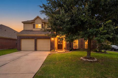 Photo of 6810 Oaken Gate Way, Humble, TX 77338 (MLS # 69336410)