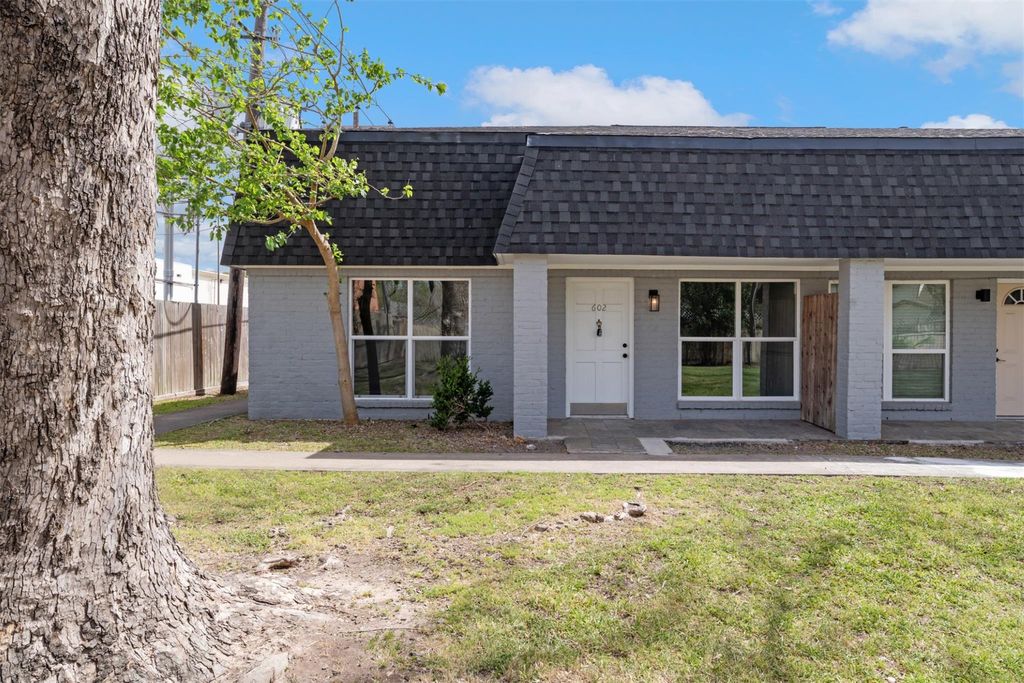 Photo of 2679 Gessner Road #304, Houston, TX 77080 (MLS # 52542685)