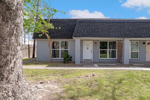 Photo of 2679 Gessner Road #304, Houston, TX 77080 (MLS # 52542685)