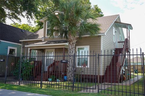 Photo of 2812 Avenue M #1, Galveston, TX 77550 (MLS # 52483557)