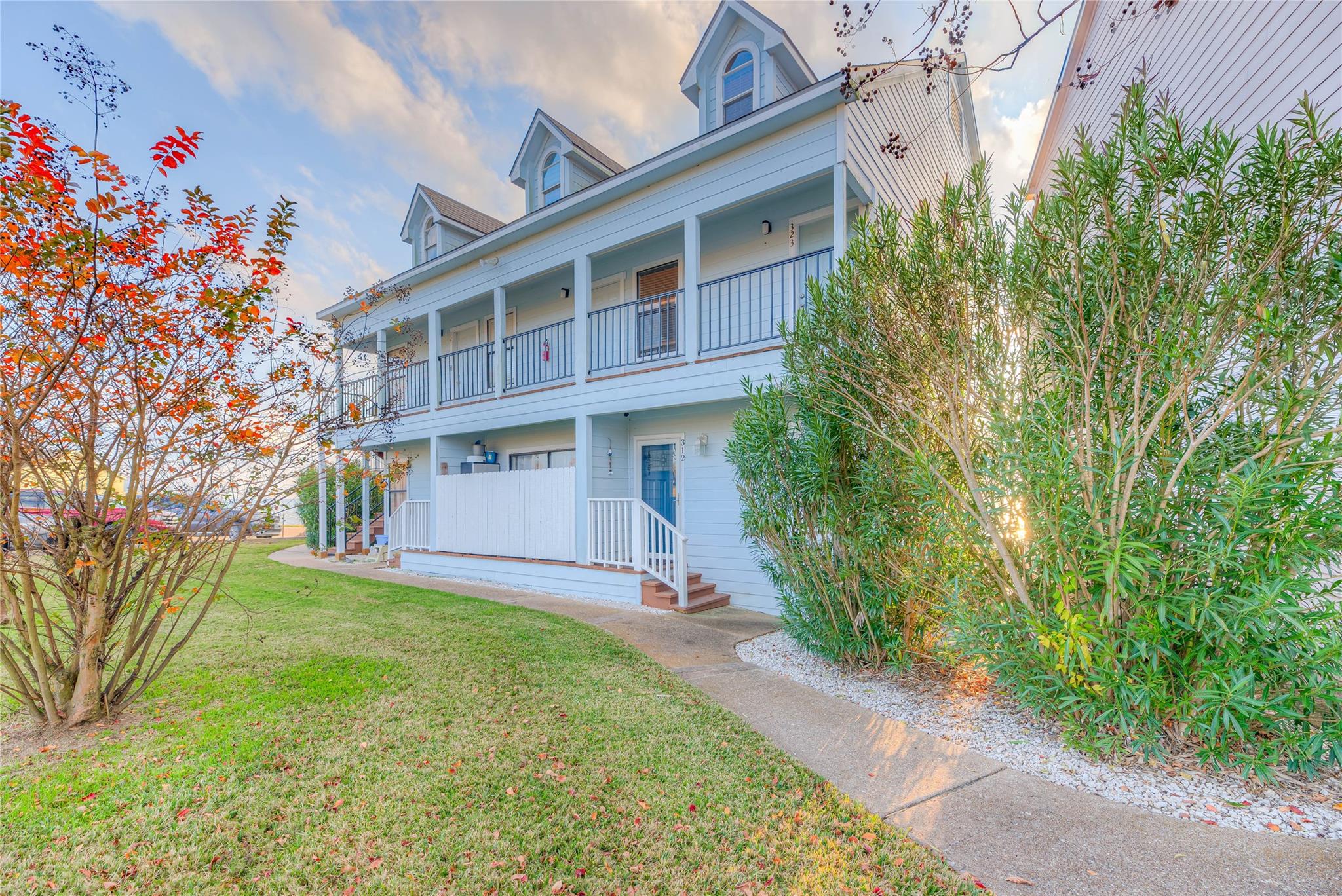 445 Carolcrest Lane 323
