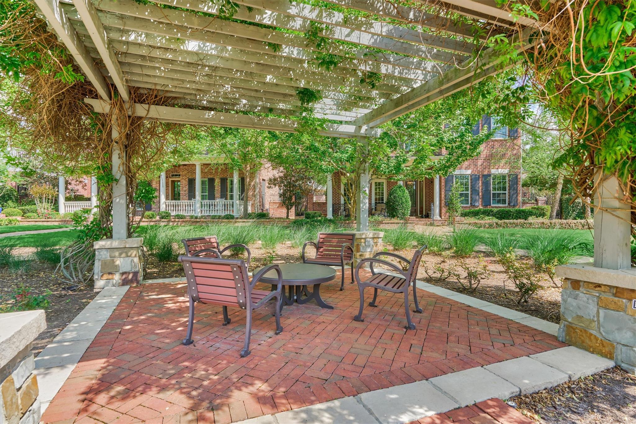 2731 Lake Front Circle