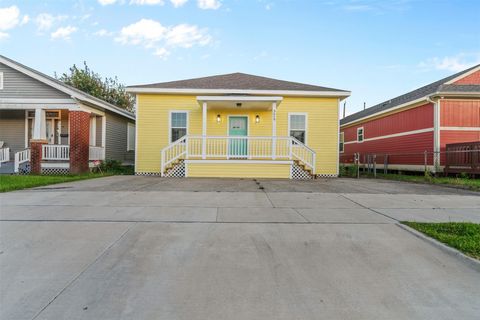 Photo of 3619 Ave S, Galveston, TX 77550 (MLS # 65041628)
