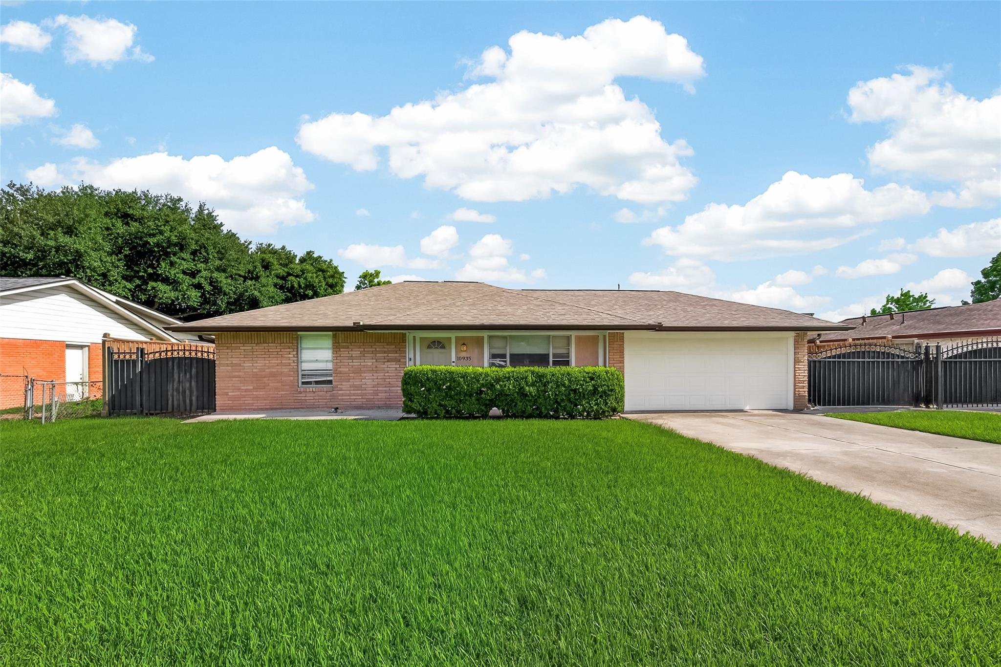 10935 Timberoak Drive