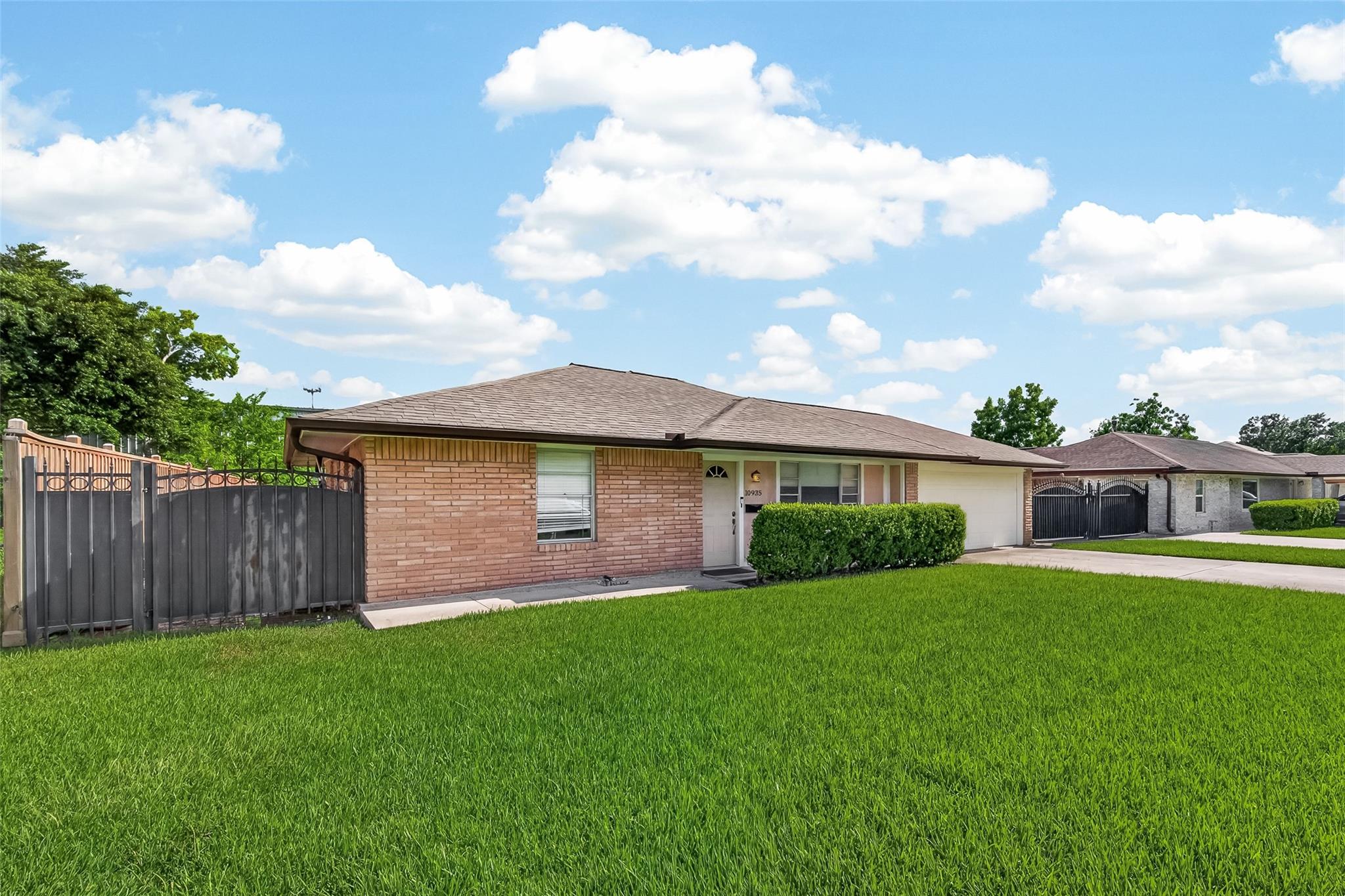10935 Timberoak Drive