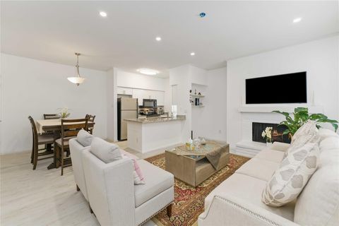 Photo of 710 Bering Drive #H, Houston, TX 77057 (MLS # 10754520)