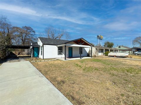 Photo of 7703 Mchenry Street, Houston, TX 77087 (MLS # 70805135)