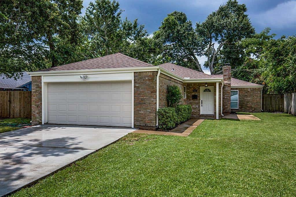 Photo of 10061 Timberwood Drive, Houston, TX 77080 (MLS # 66306043)