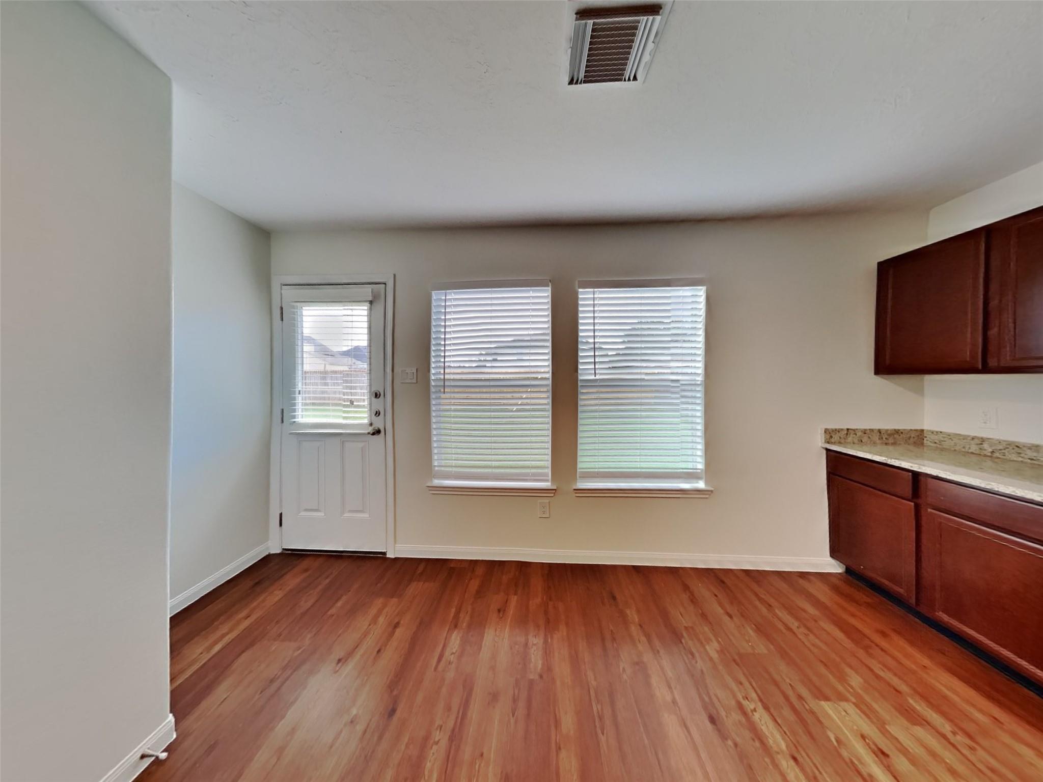 3906 Hawthorne Glen Court