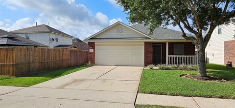 Photo of 919 Yorkshire Hollow, Fresno, TX 77545 (MLS # 17920186)