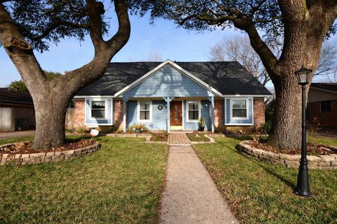 Photo of 12518 Hunting Briar Drive, Houston, TX 77099 (MLS # 22742679)
