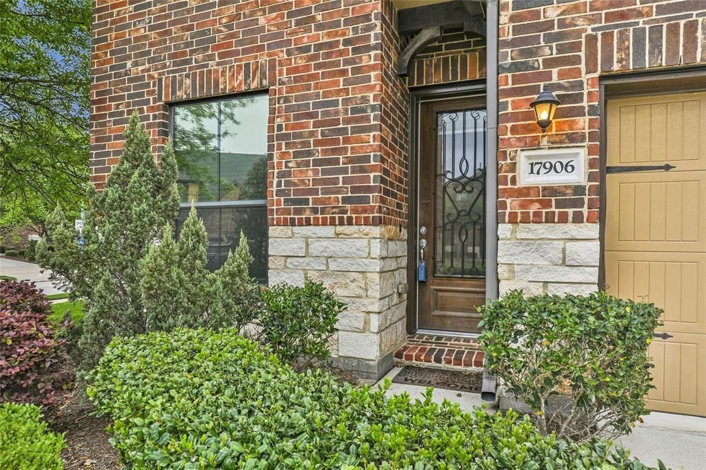 Photo of 17906 Arapaho Hill Lane, Humble, TX 77346 (MLS # 33656392)