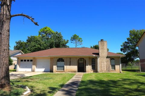 Photo of 206 Banyan Street, Lake Jackson, TX 77566 (MLS # 79713577) Photo of 206 Banyan Street, Lake Jackson, TX 77566 (MLS # 79713577)
