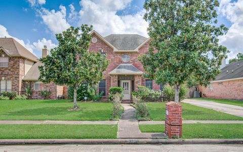 Photo of 211 Squires Bend, Stafford, TX 77477 (MLS # 32907889)