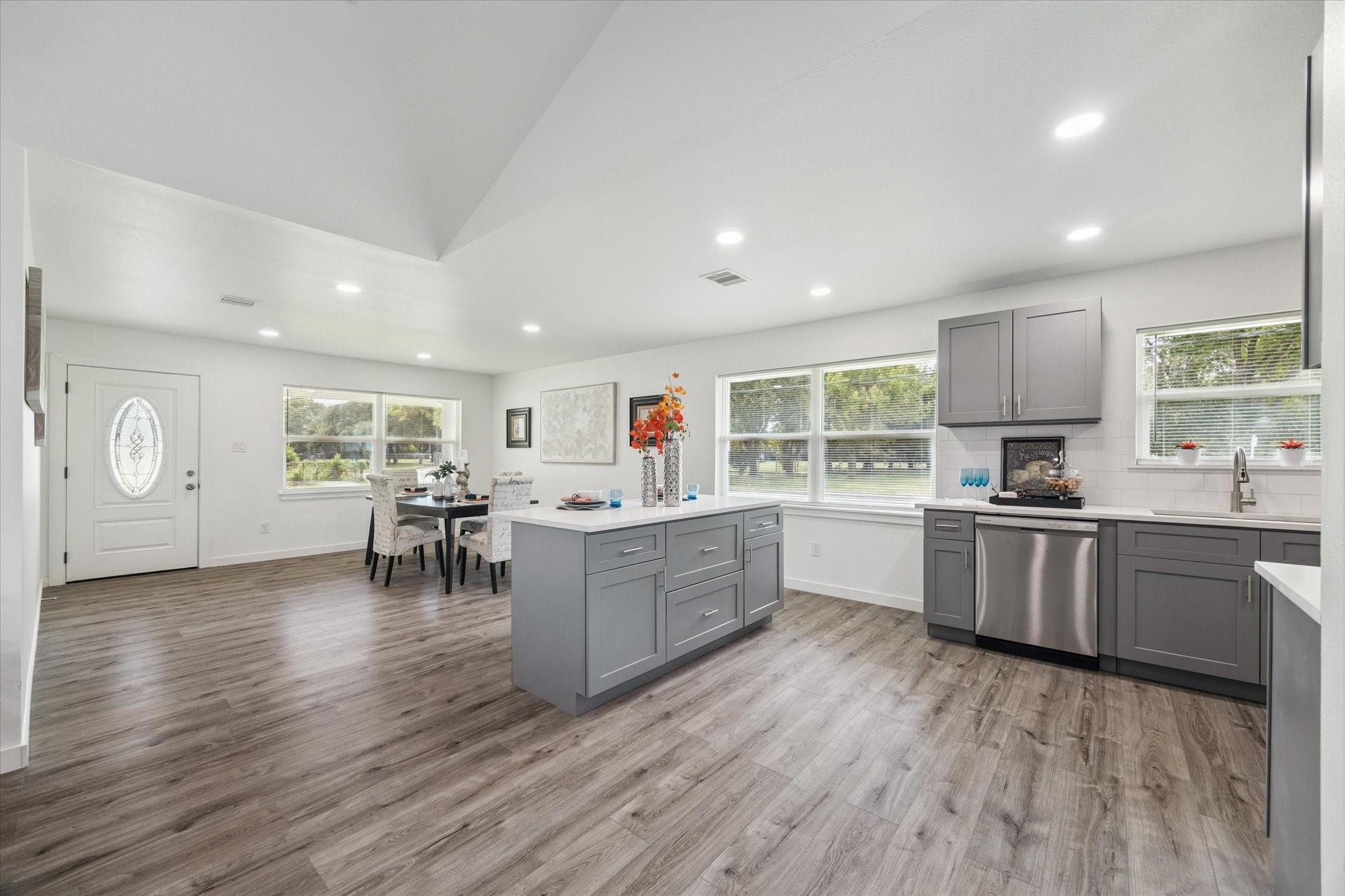 803 Hackberry Street