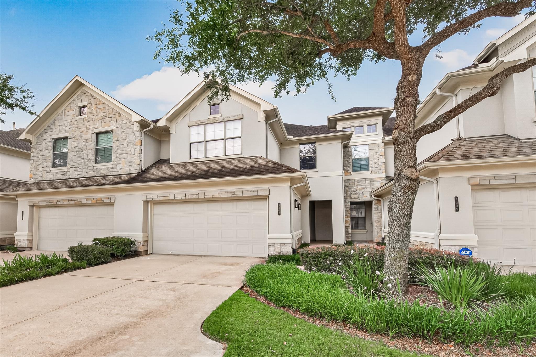 4307 Lake Walk Court