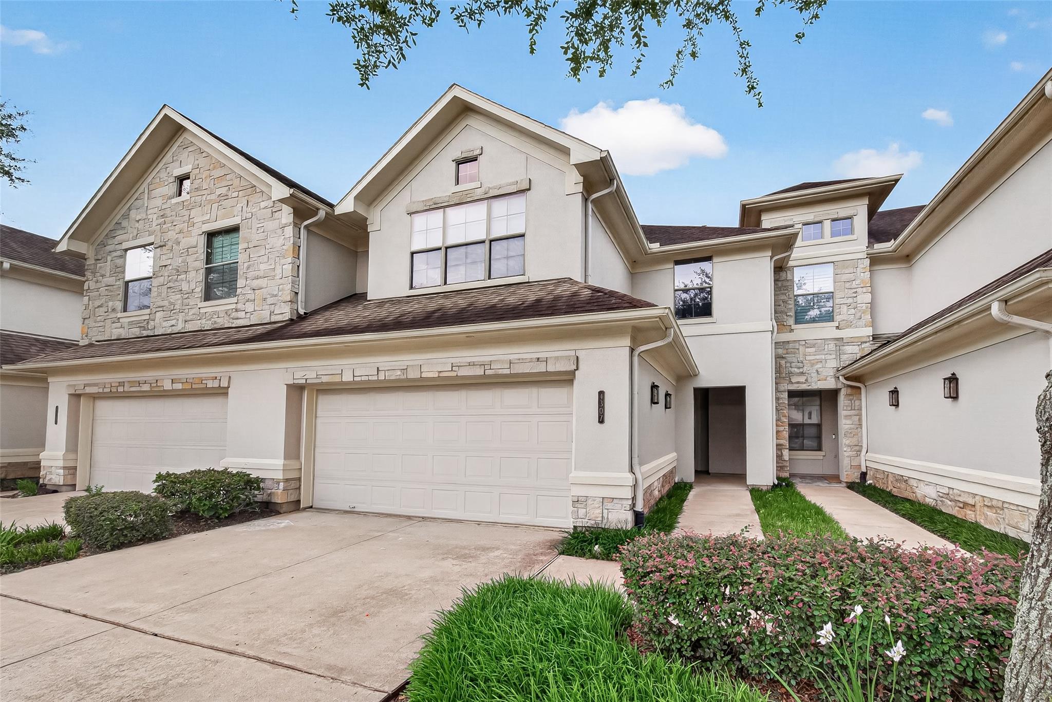 4307 Lake Walk Court