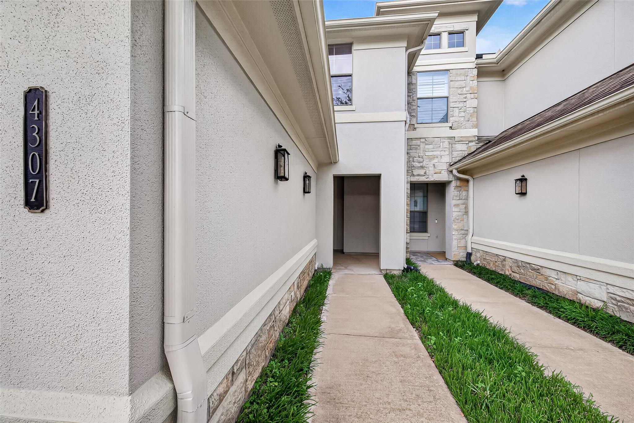 4307 Lake Walk Court