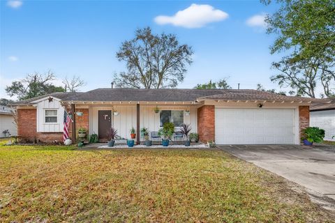 Photo of 5611 W Airport Boulevard, Houston, TX 77035 (MLS # 93264678)
