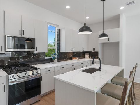 Photo of 4709 Thornton Villas Lane, Houston, TX 77018 (MLS # 85532809) Photo of 4709 Thornton Villas Lane, Houston, TX 77018 (MLS # 85532809)