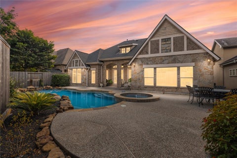 Photo of 11 Greens Edge Drive, Houston, TX 77339 (MLS # 23129127)