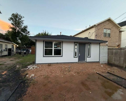Photo of 820 E 38th Street, Houston, TX 77022 (MLS # 84117749)