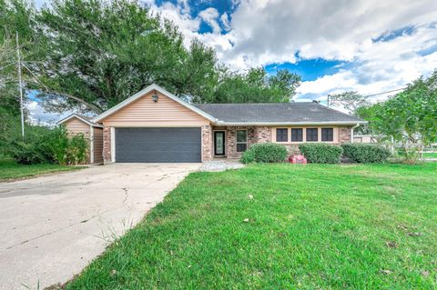 Photo of 2703 County Road 962d, Alvin, TX 77511 (MLS # 53518877)
