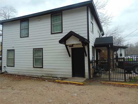 Photo of 1134 Rosas Street, Stafford, TX 77477 (MLS # 86372928)