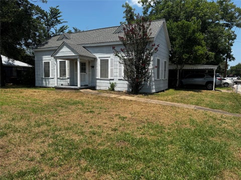 Photo of 559 Madison St, La Grange, TX 78945 (MLS # 23343248)