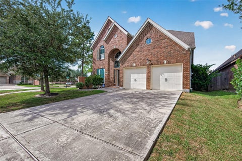 Homes For Sale - 13813 Crystal Harbor Ln Lane<br/> Pearland, TX 77584
