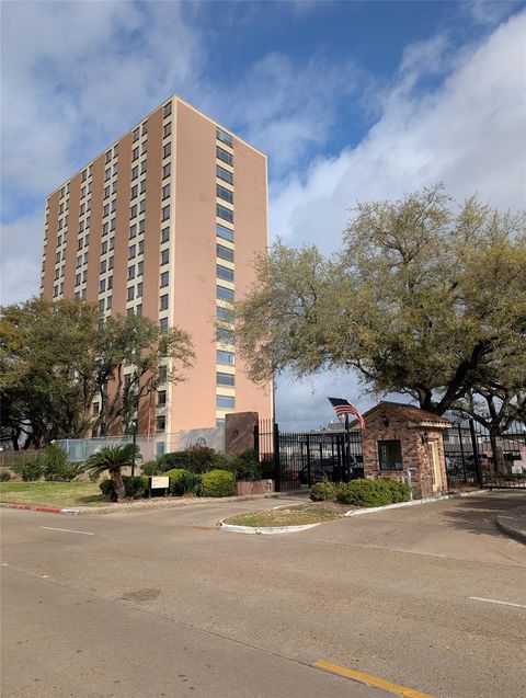 Photo of 7520 Hornwood Drive #402, Houston, TX 77036 (MLS # 81608172)