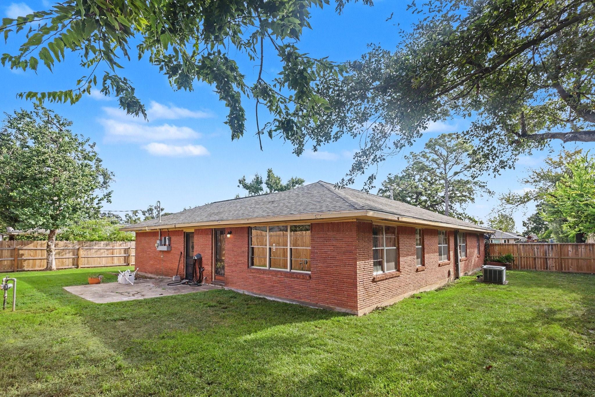 1803 Sea Queen Court