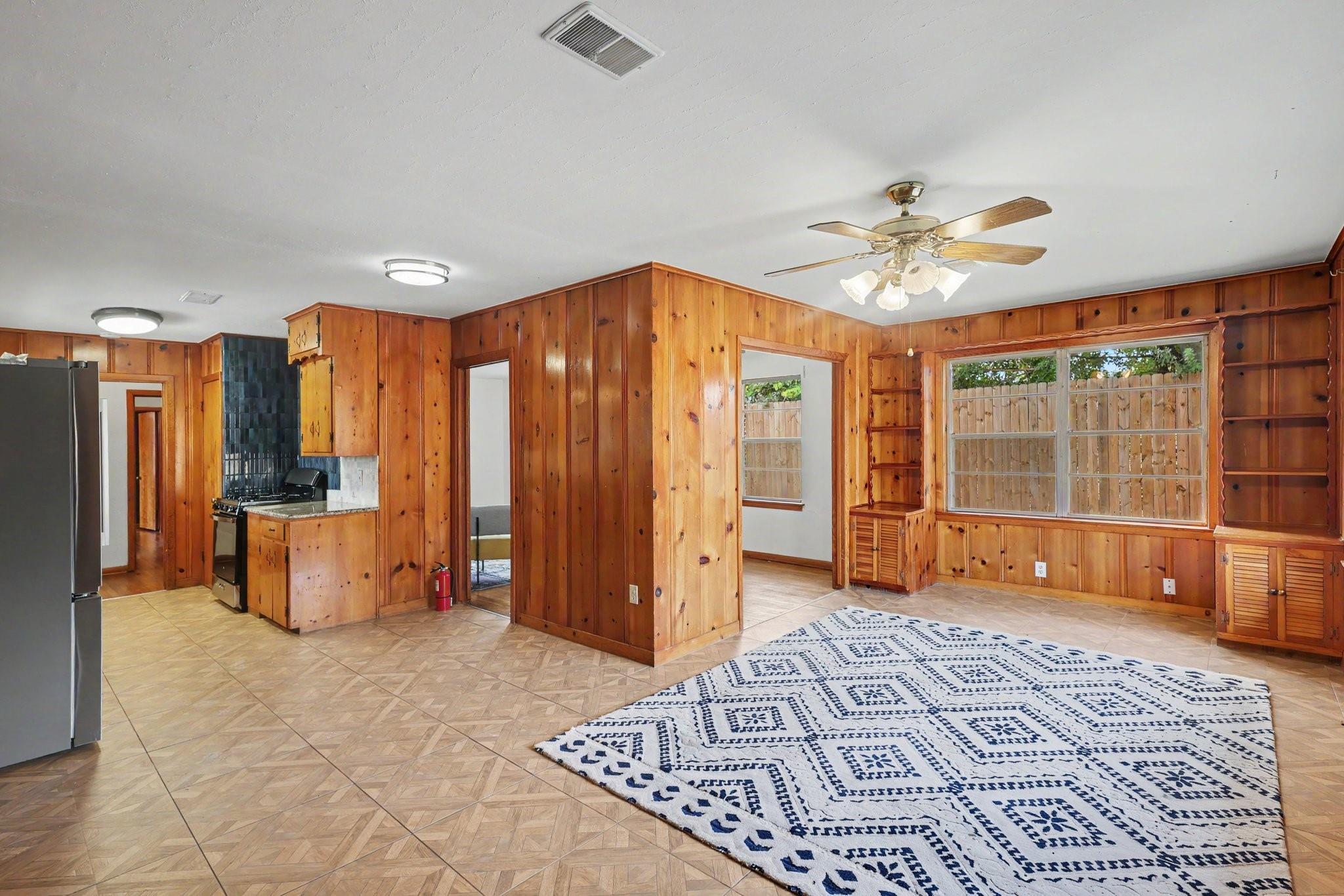 1803 Sea Queen Court
