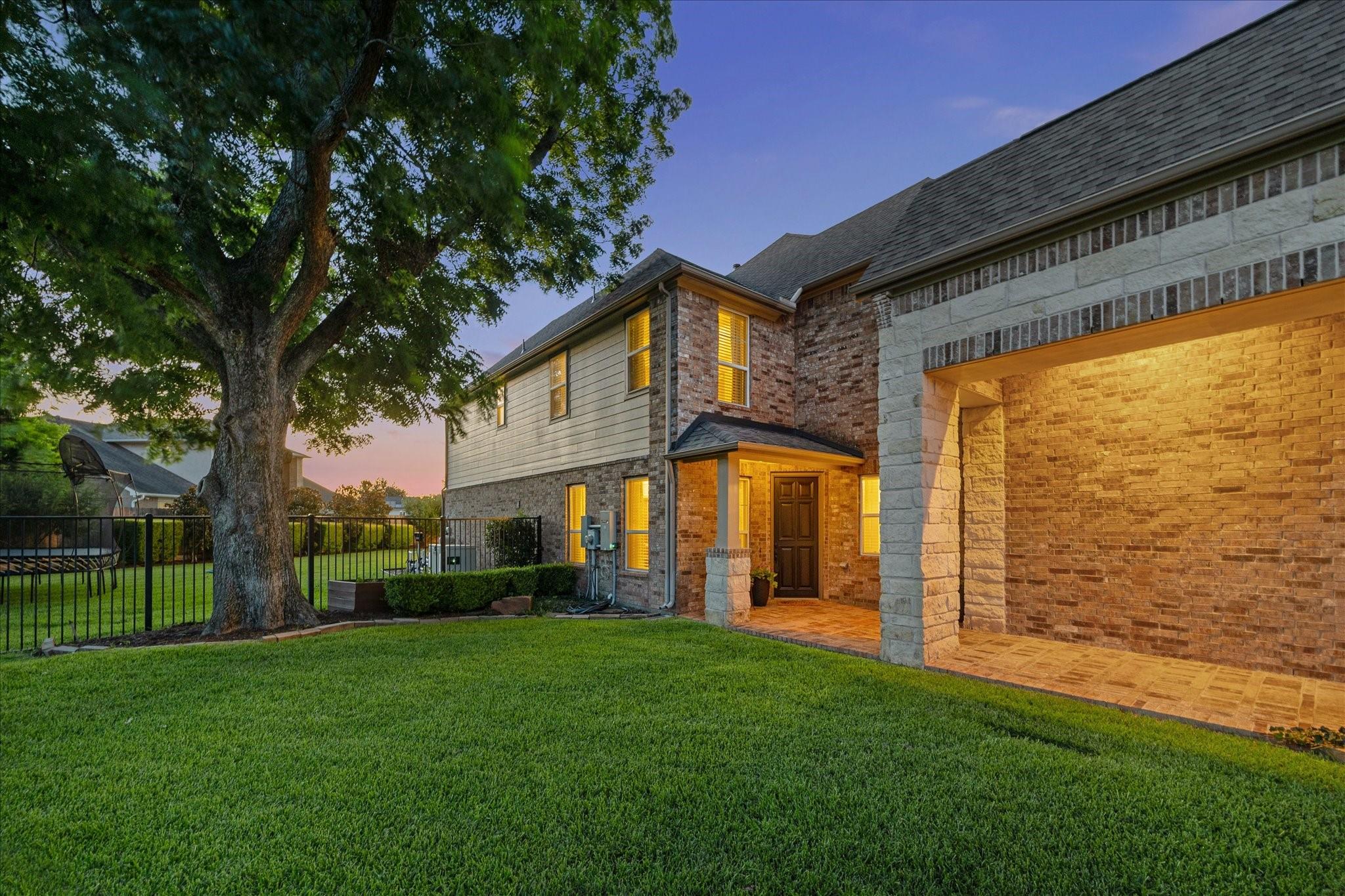 7603 Lost Pecan Way