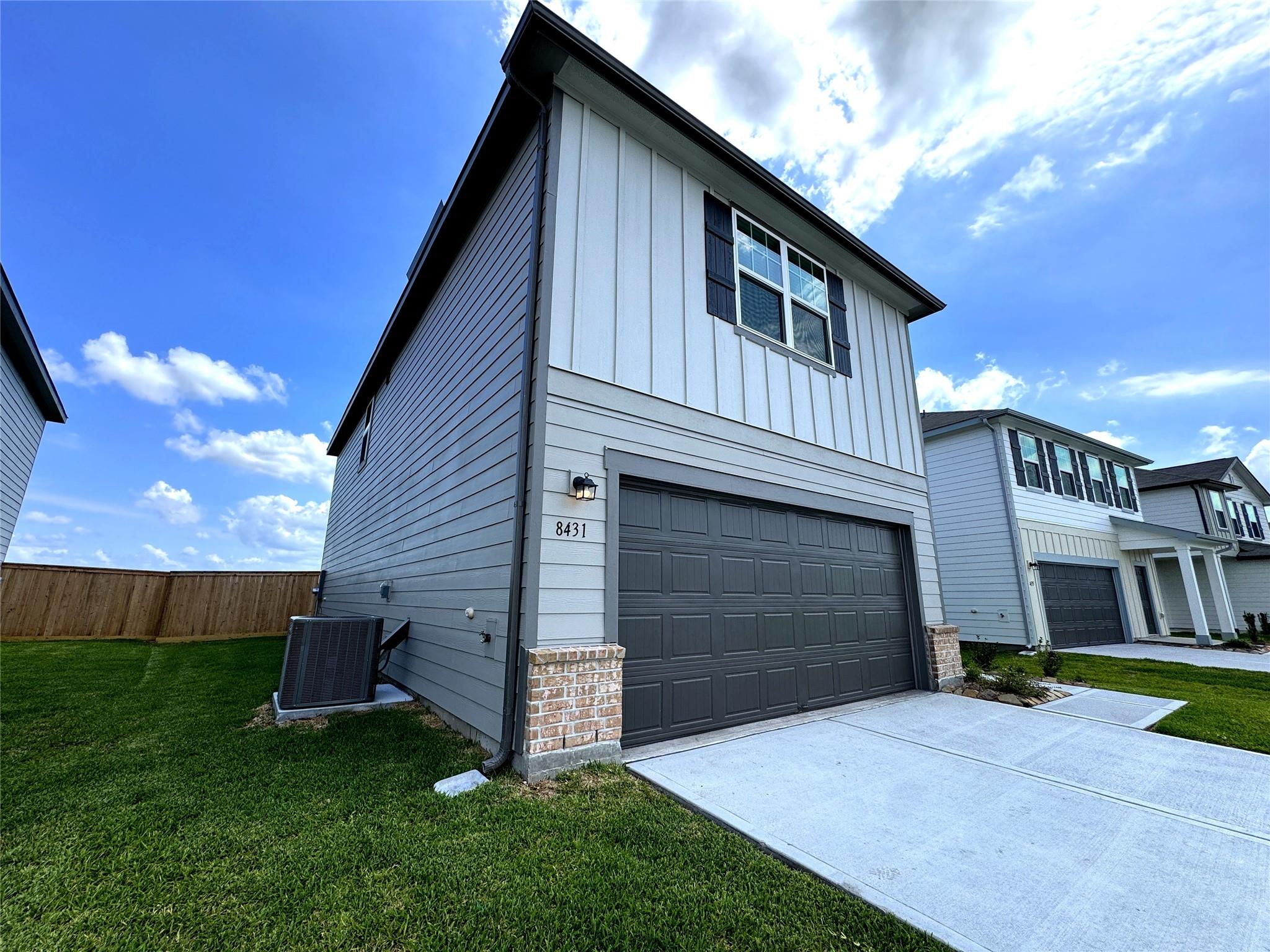 8431 Vacek Crossing Way