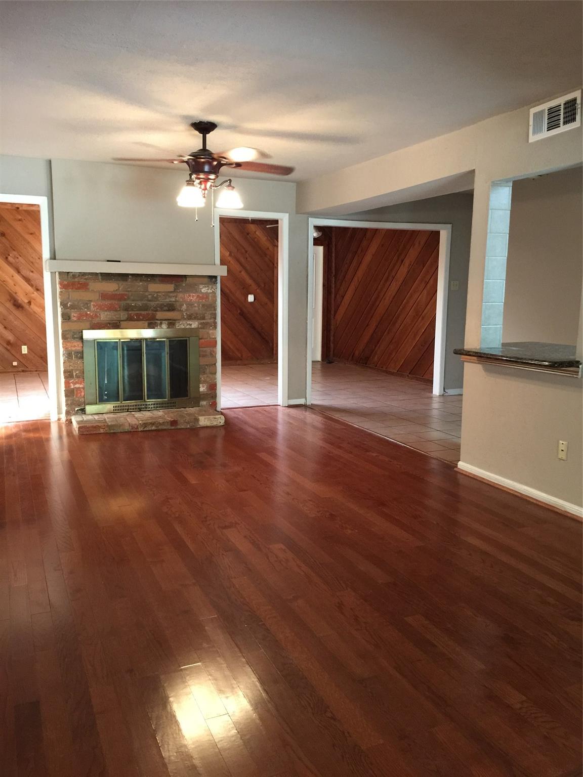 2044 Lakeside Drive