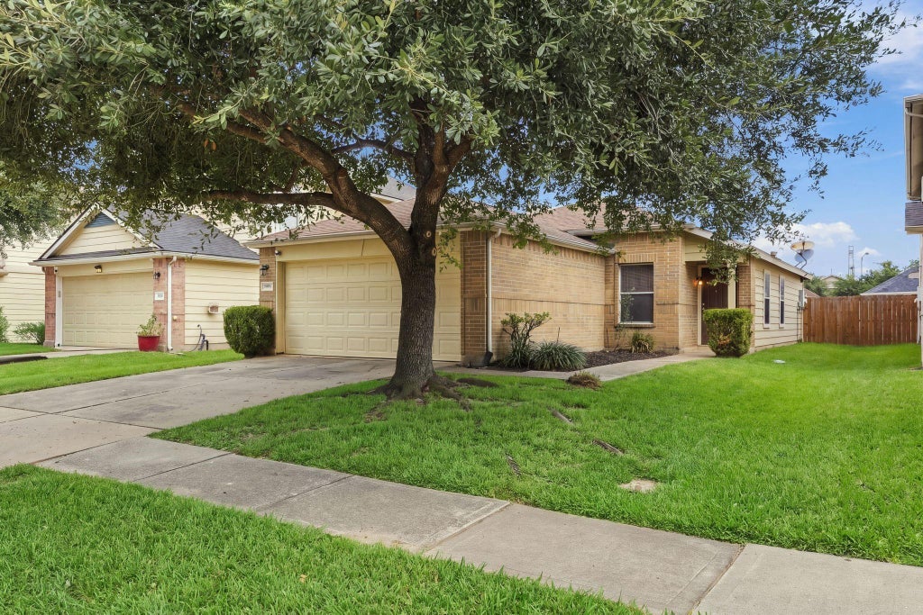 Photo of 3006 Rustling Chestnut Street, Spring, TX 77389 (MLS # 74852982)