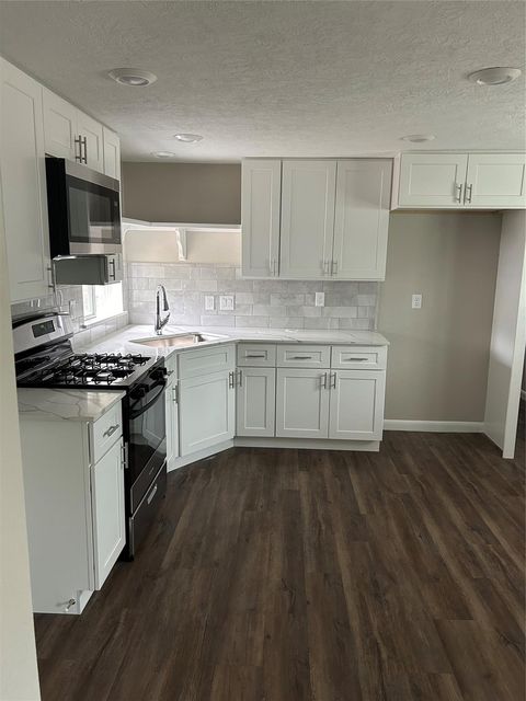 Photo of 29902 Kingbird Drive, Tomball, TX 77377 (MLS # 40786749) Photo of 29902 Kingbird Drive, Tomball, TX 77377 (MLS # 40786749)