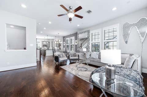Photo of 11027 Acorn Falls Drive, Houston, TX 77043 (MLS # 66940522)