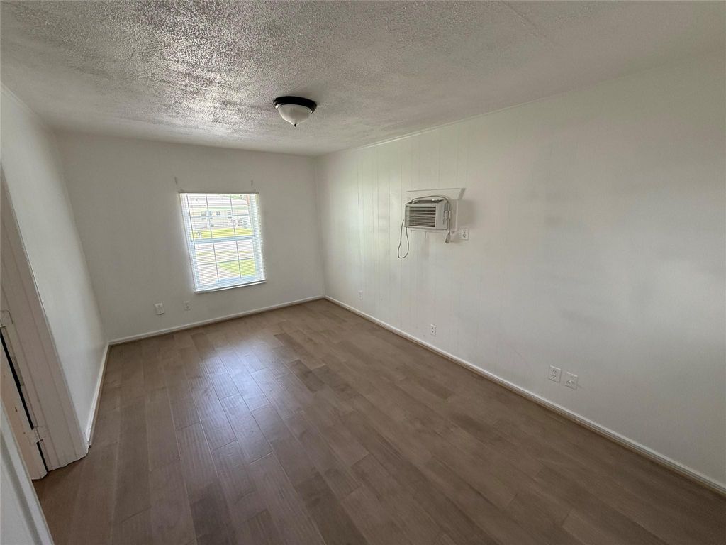 Photo of 119 Louis Davis Drive #Front, Huntsville, TX 77320 (MLS # 78536342)