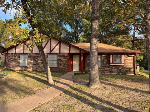 Photo of 3661 Youpon Street, Huntsville, TX 77340 (MLS # 40593719)