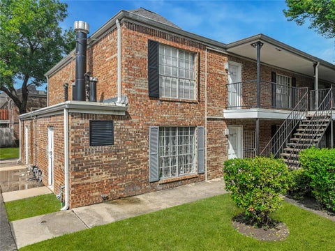 Photo of 6305 Westward Street #139, Houston, TX 77081 (MLS # 65220998)