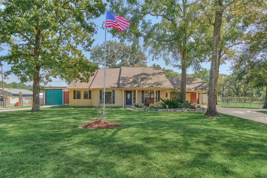 Photo of 16024 Rabon Chapel Road, Montgomery, TX 77316 (MLS # 97207729)