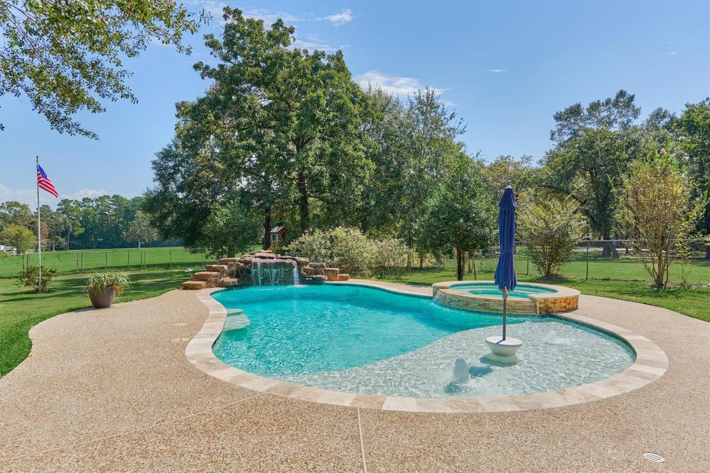 Photo of 16024 Rabon Chapel Road, Montgomery, TX 77316 (MLS # 97207729)