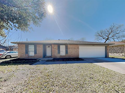 Photo of 24111 Spring Towne Drive, Spring, TX 77373 (MLS # 20818951)