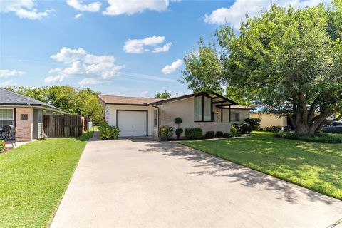 Photo of 1502 W 11th Street, Freeport, TX 77541 (MLS # 33395682) Photo of 1502 W 11th Street, Freeport, TX 77541 (MLS # 33395682)