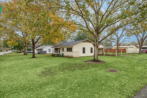 1733 Jones Street Rosenberg TX 77471