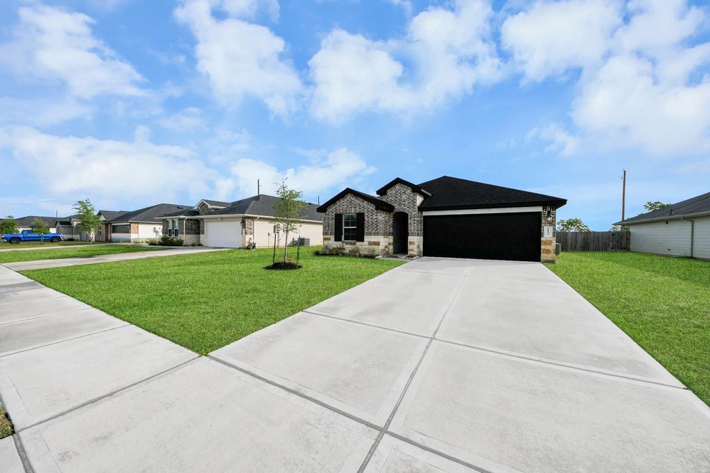 Photo of 1137 Buffalograss Trail, Sealy, TX 77474 (MLS # 47490702)