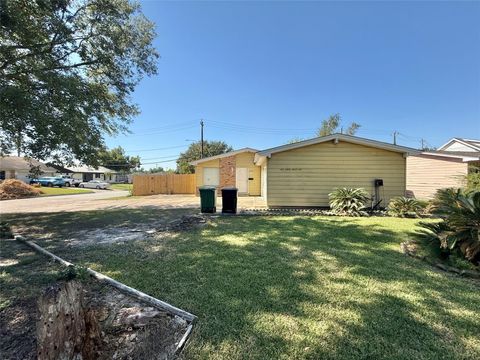 Photo of 12842 Corpus Christi St St, Houston, TX 77015 (MLS # 48692068)